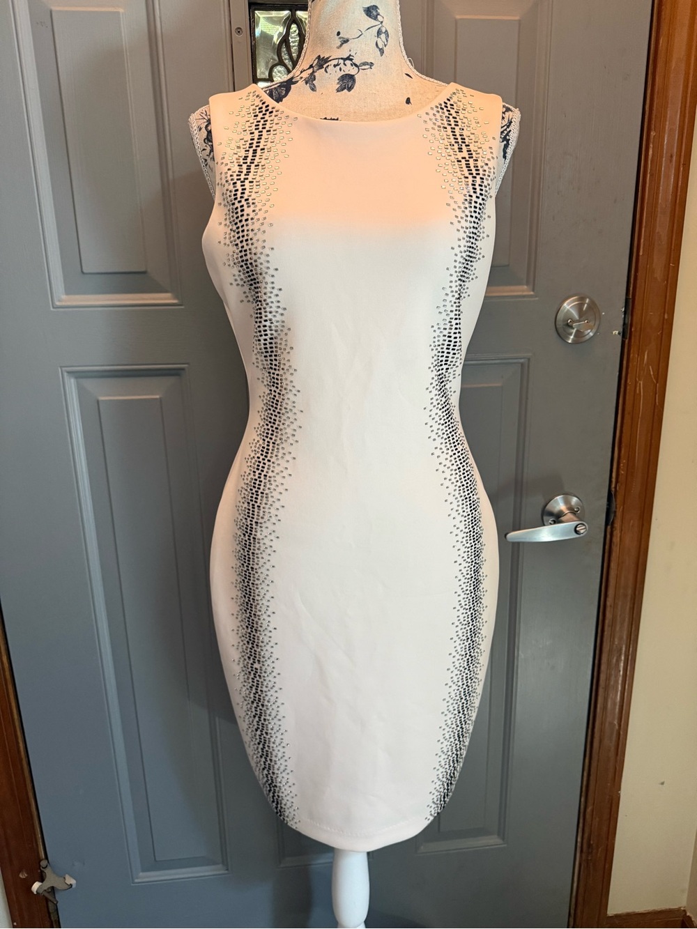 Calvin Klein- soft pink cocktail dress/rhinestone embellishments (4)